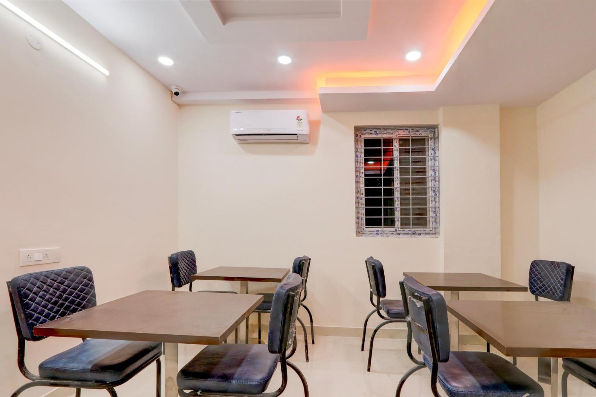 Super Townhouse Nanak Ram Guda Near Waverock Sez Hyderabad Exterior photo
